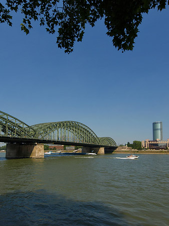 Foto Hohenzollernbrücke reicht ans Kennedyufer - Köln