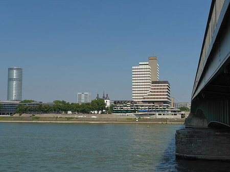 Foto Deutzer Brücke reicht ans Kennedyufer