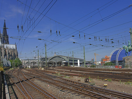 Foto Hauptbahnhof neben dem Kölner Dom - Köln