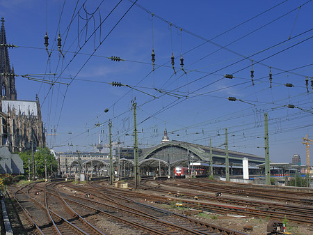 Hauptbahnhof neben dem Kölner Dom Foto 