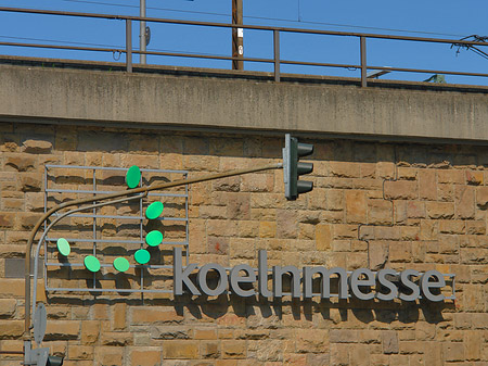 Fotos KölnMesse-Schild an Hochbrücke | Köln