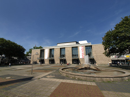 Fotos Oper Köln mit Brunnen
