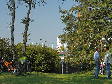Fahrräder im Rheinpark Foto 